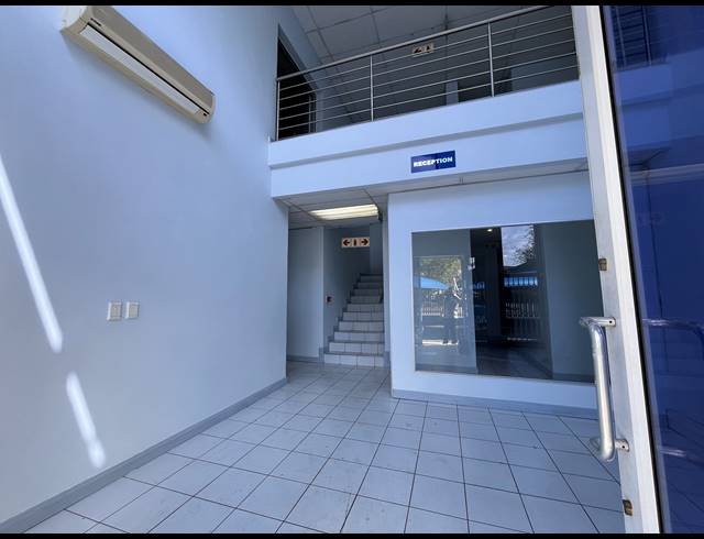 3,302M² OFFICE TO LET IN SPARTAN
